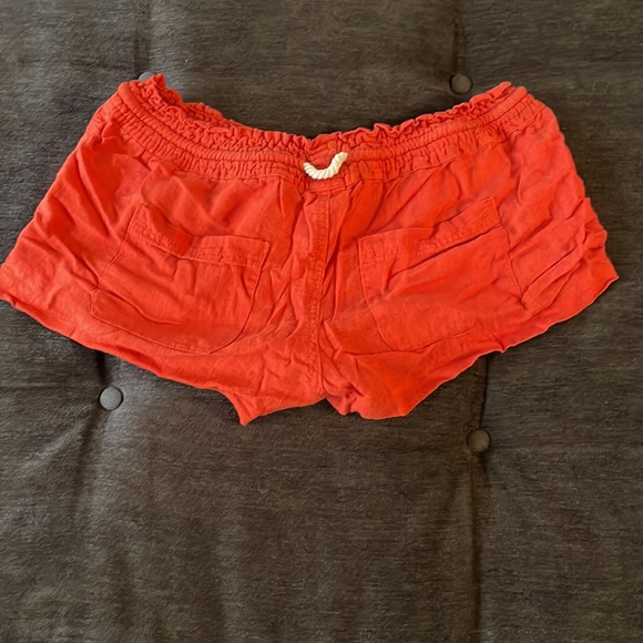 Red Roxy Linen Shorts - Picture 3 of 3